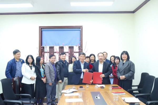 Bàn giao công tác hỗ trợ pháp lý cho doanh nghiệp nhỏ và vừa